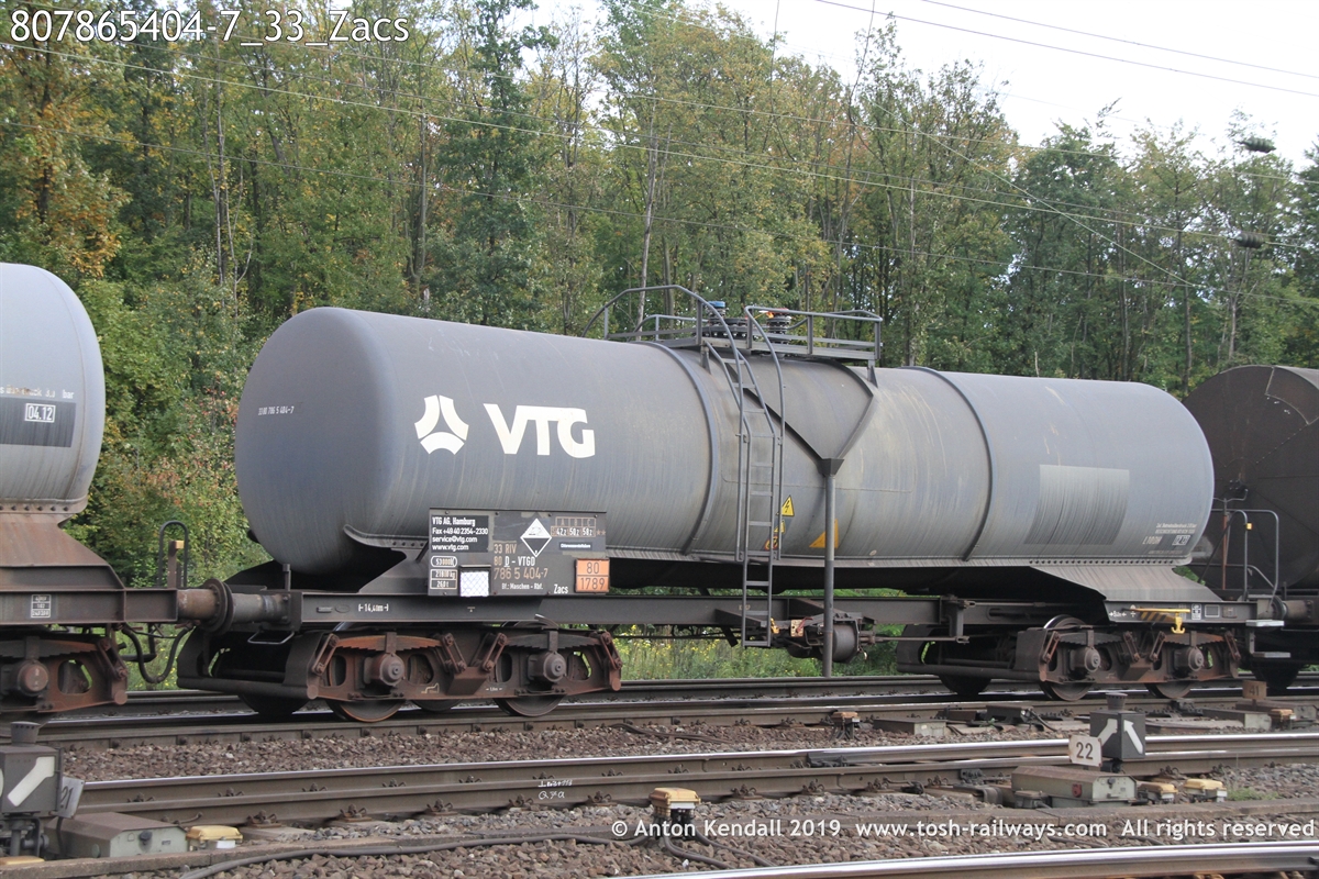 807865404-7_33_Zacs.JPG